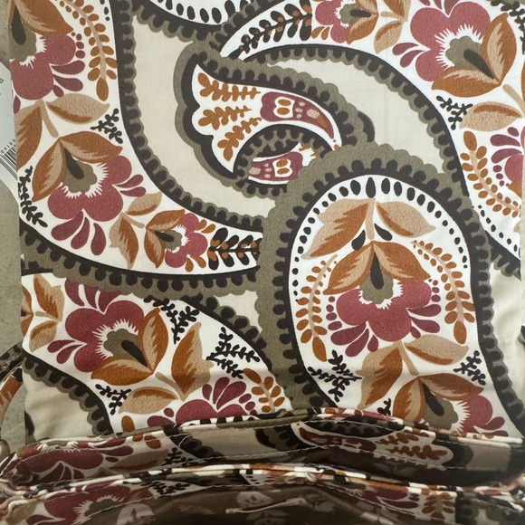 Vera Bradley Baird Hipster - Picture 7 of 13